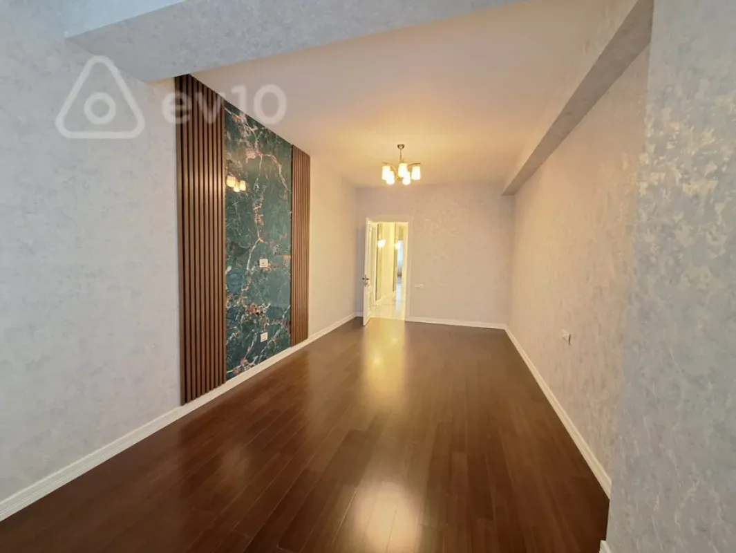 Satılır 4 otaqlı yeni tikili 215 m²