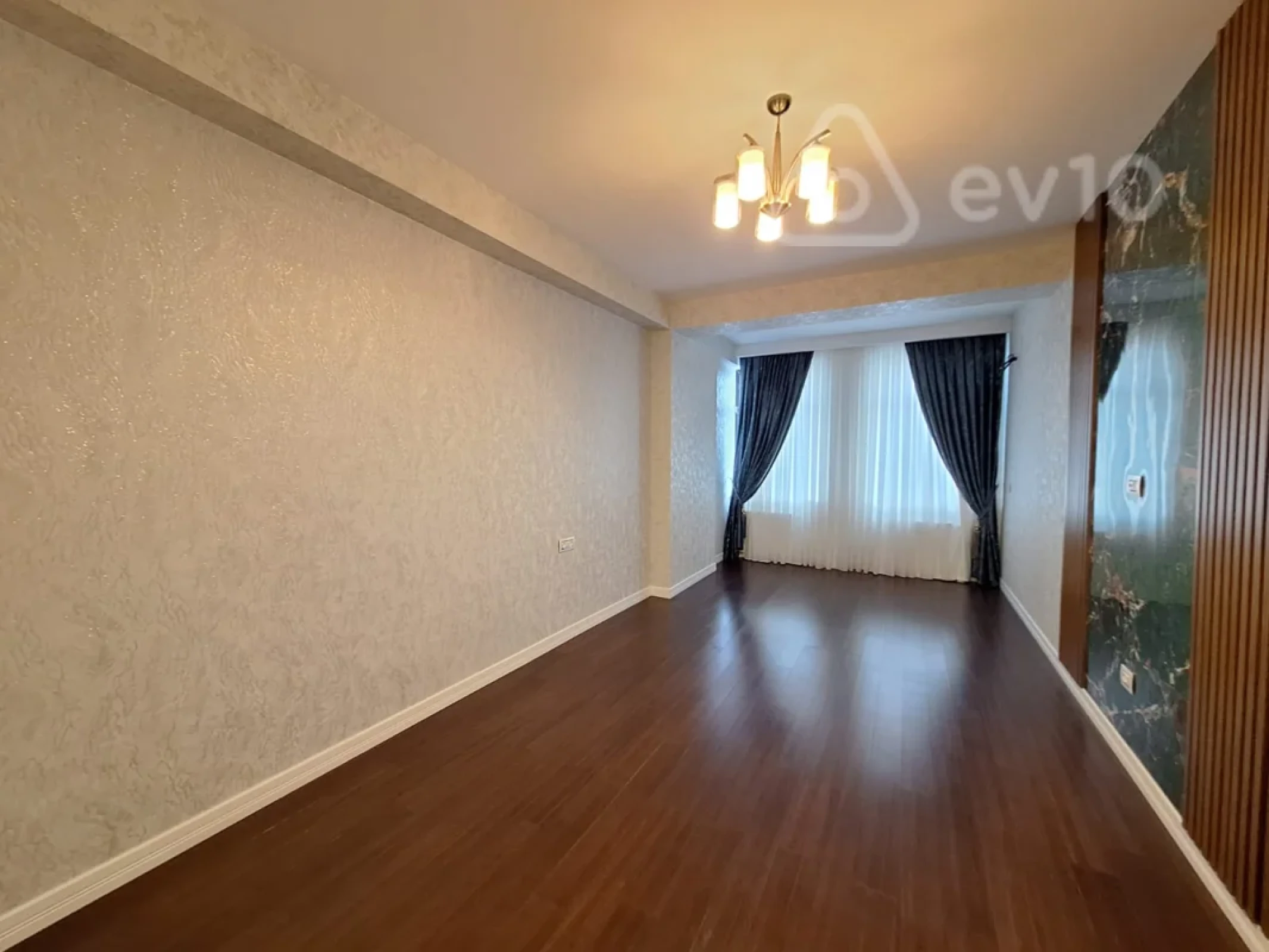 Satılır 4 otaqlı yeni tikili 215 m²