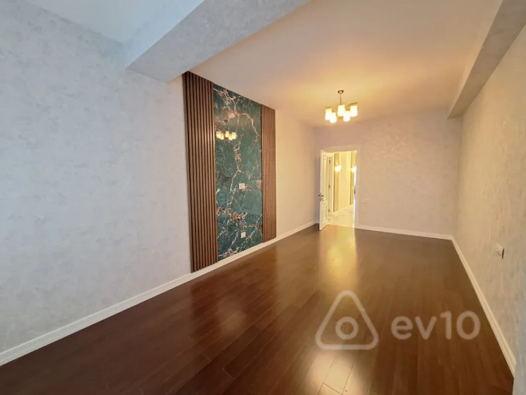 Satılır 4 otaqlı yeni tikili 215 m²