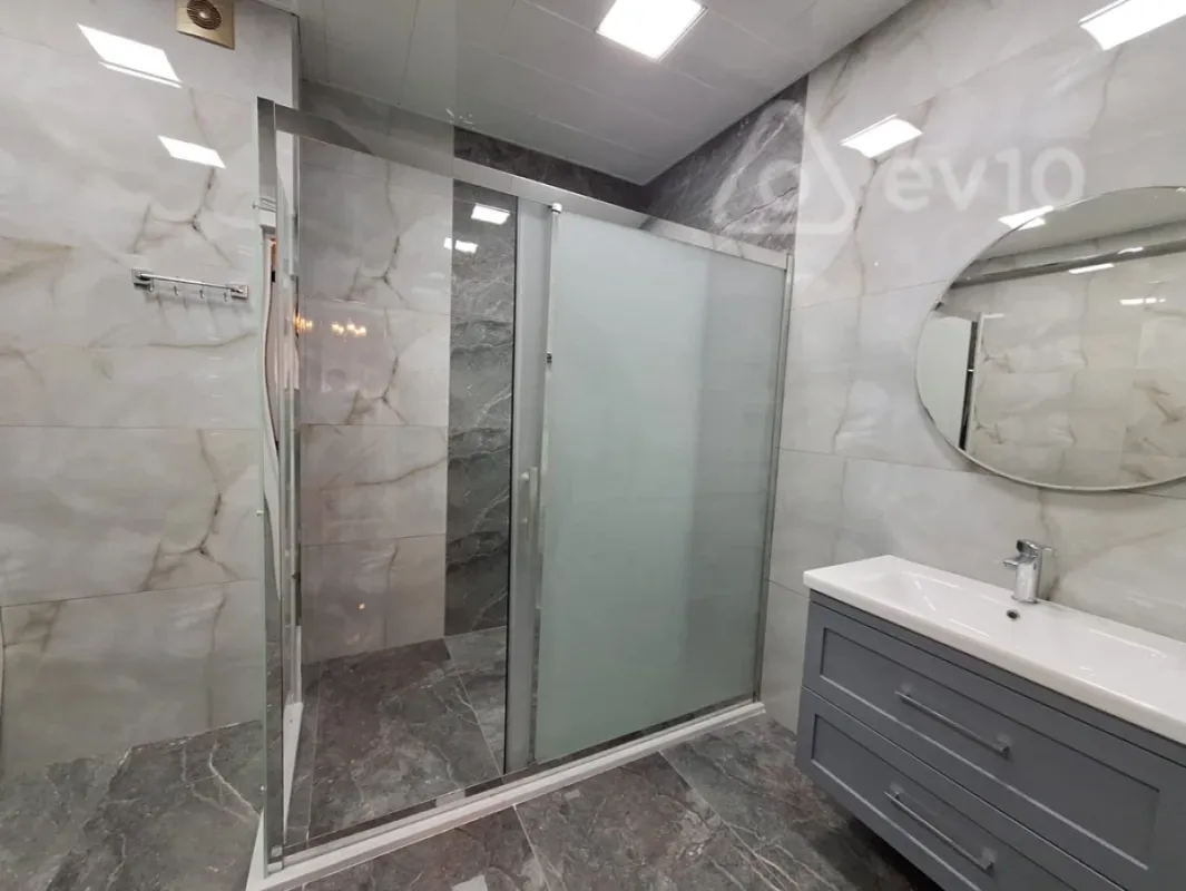 Satılır 4 otaqlı yeni tikili 215 m²
