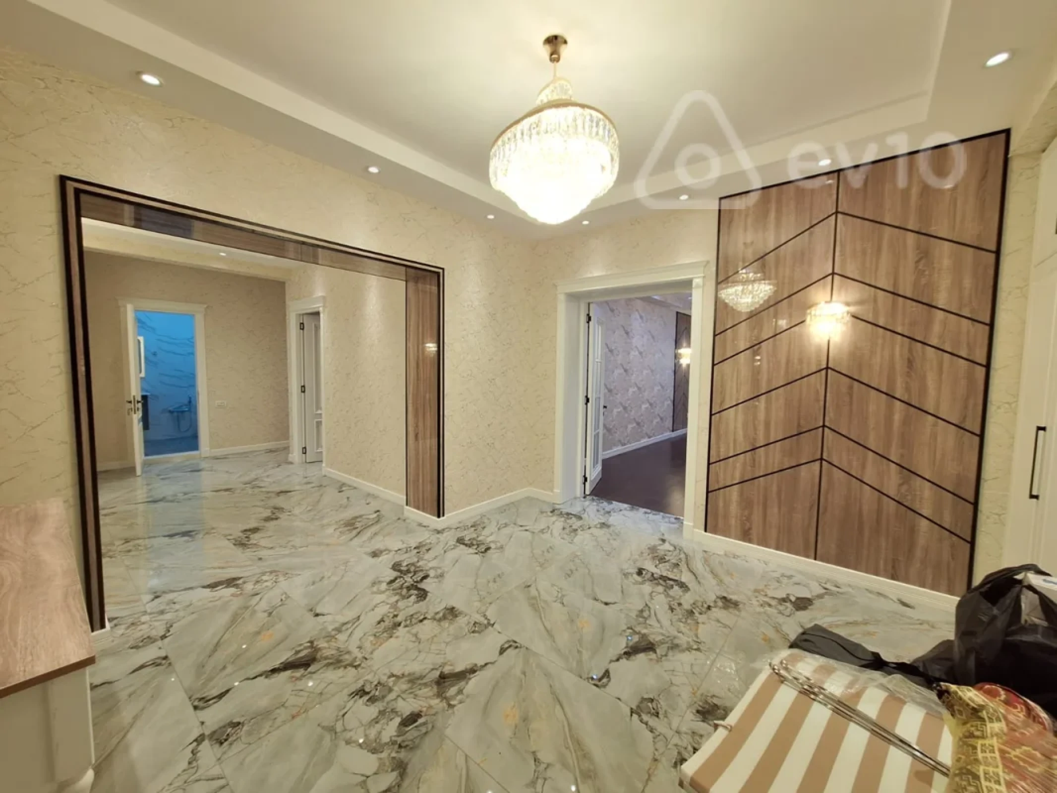 Satılır 4 otaqlı yeni tikili 215 m²