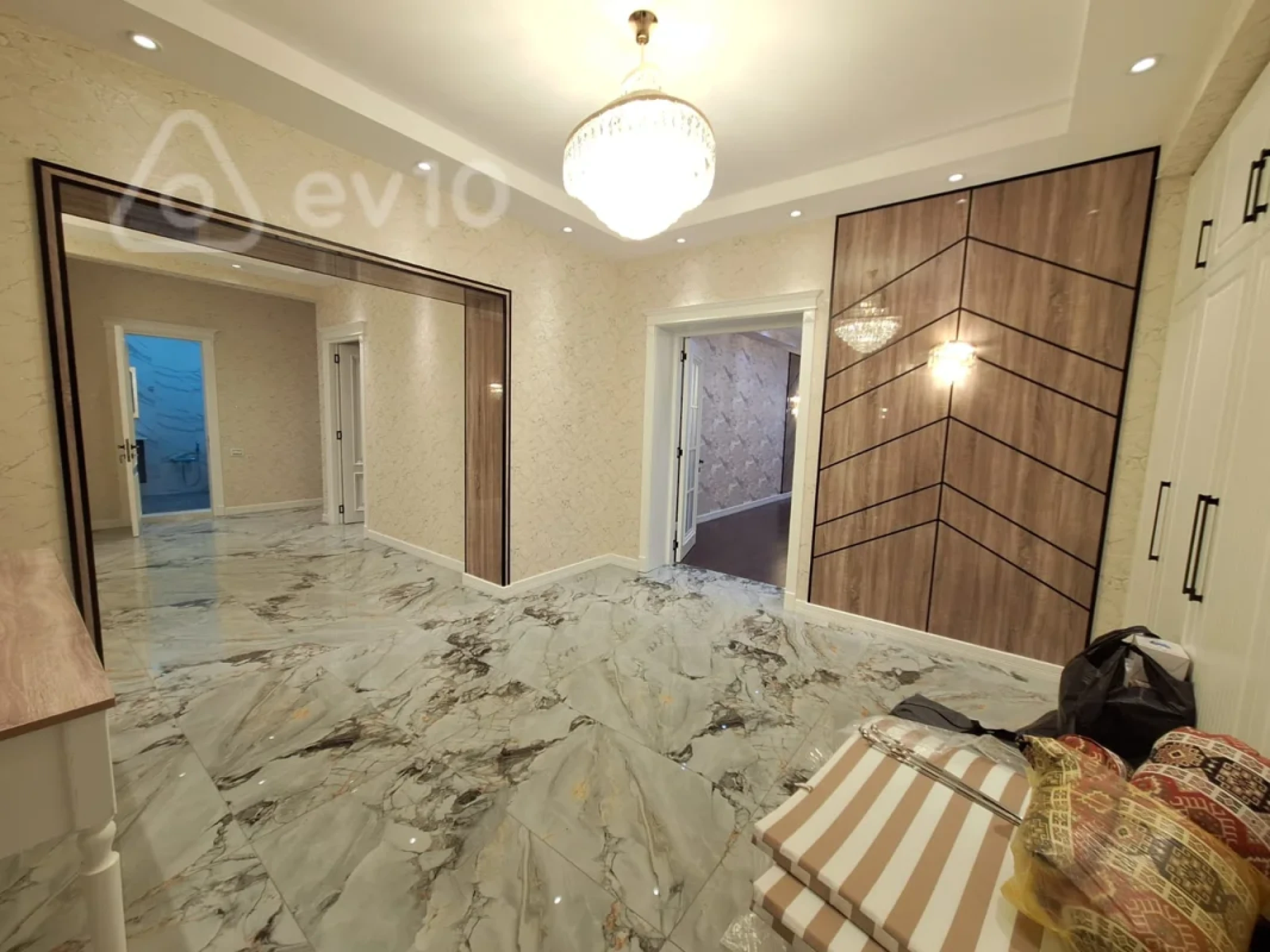 Satılır 4 otaqlı yeni tikili 215 m²