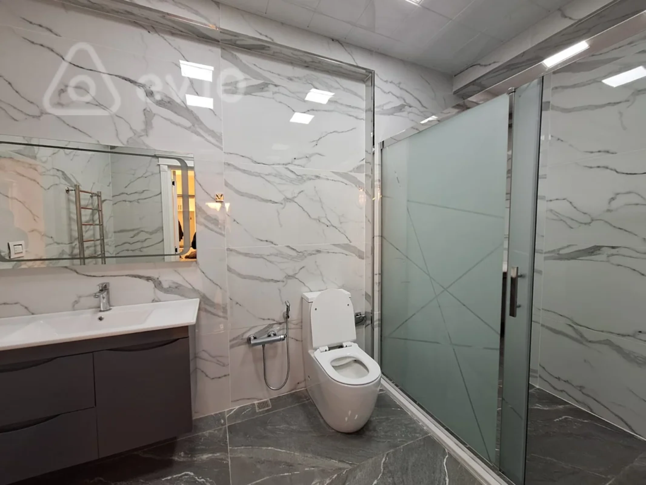 Satılır 4 otaqlı yeni tikili 215 m²