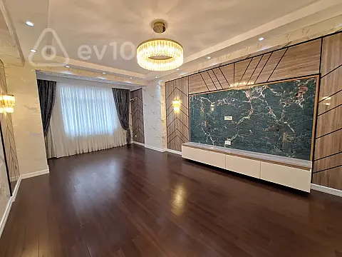 Satılır 4 otaqlı yeni tikili 215 m²