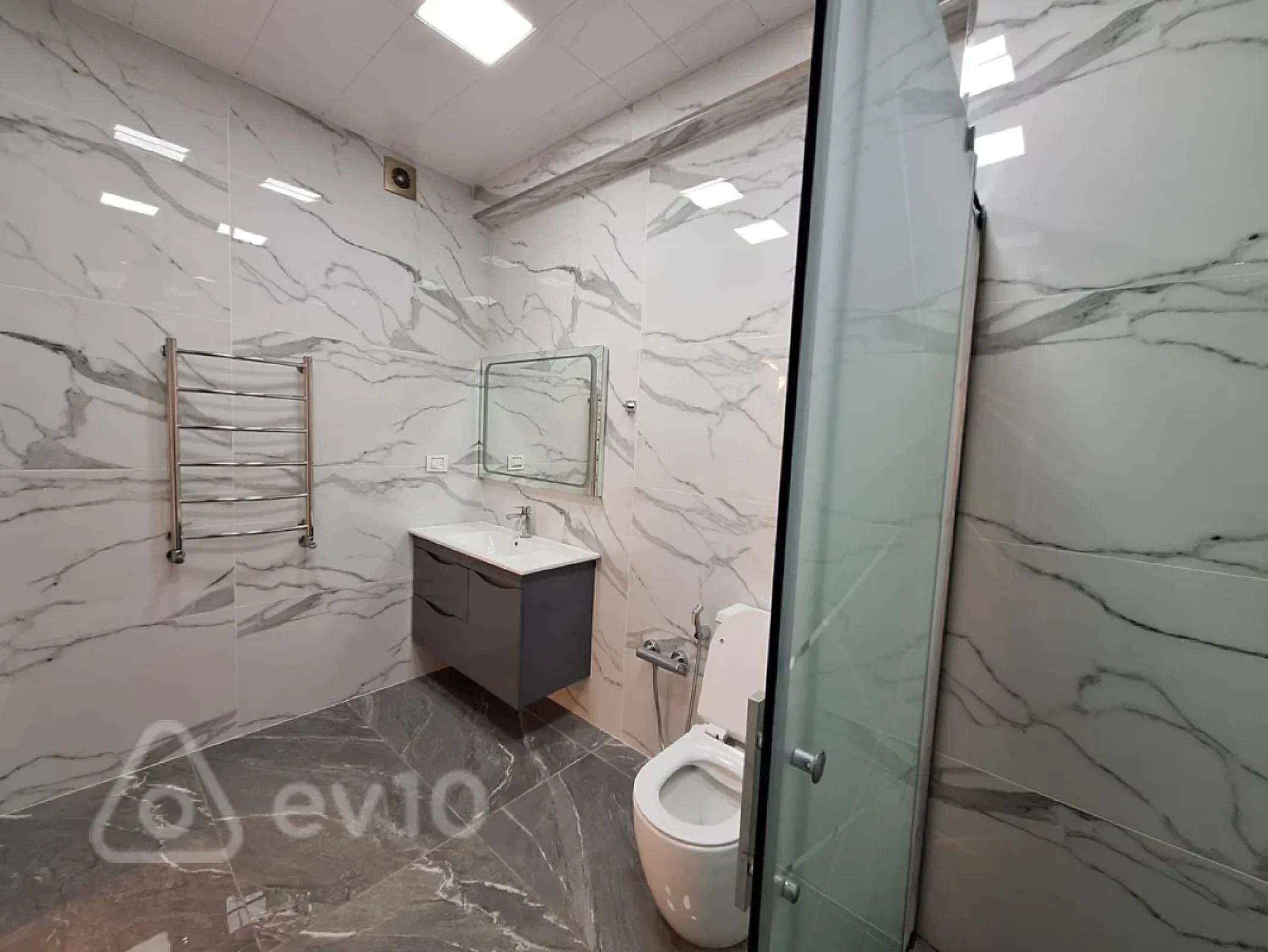 Satılır 4 otaqlı yeni tikili 215 m²