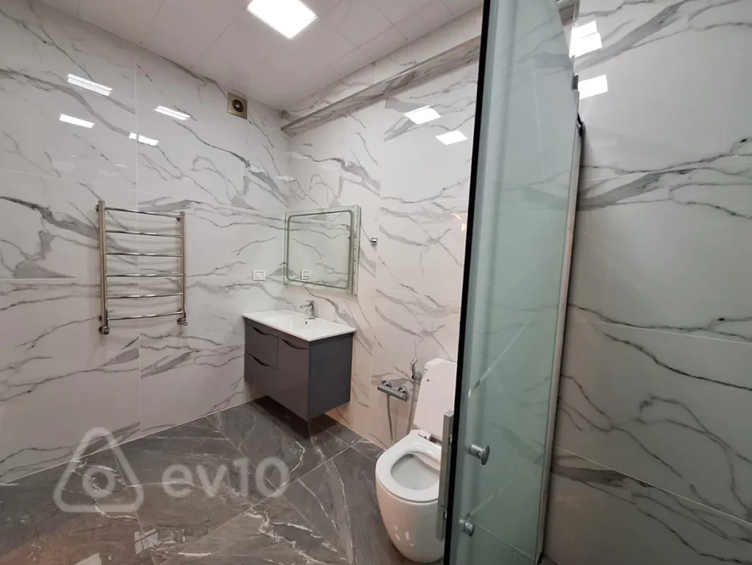 Satılır 4 otaqlı yeni tikili 215 m²