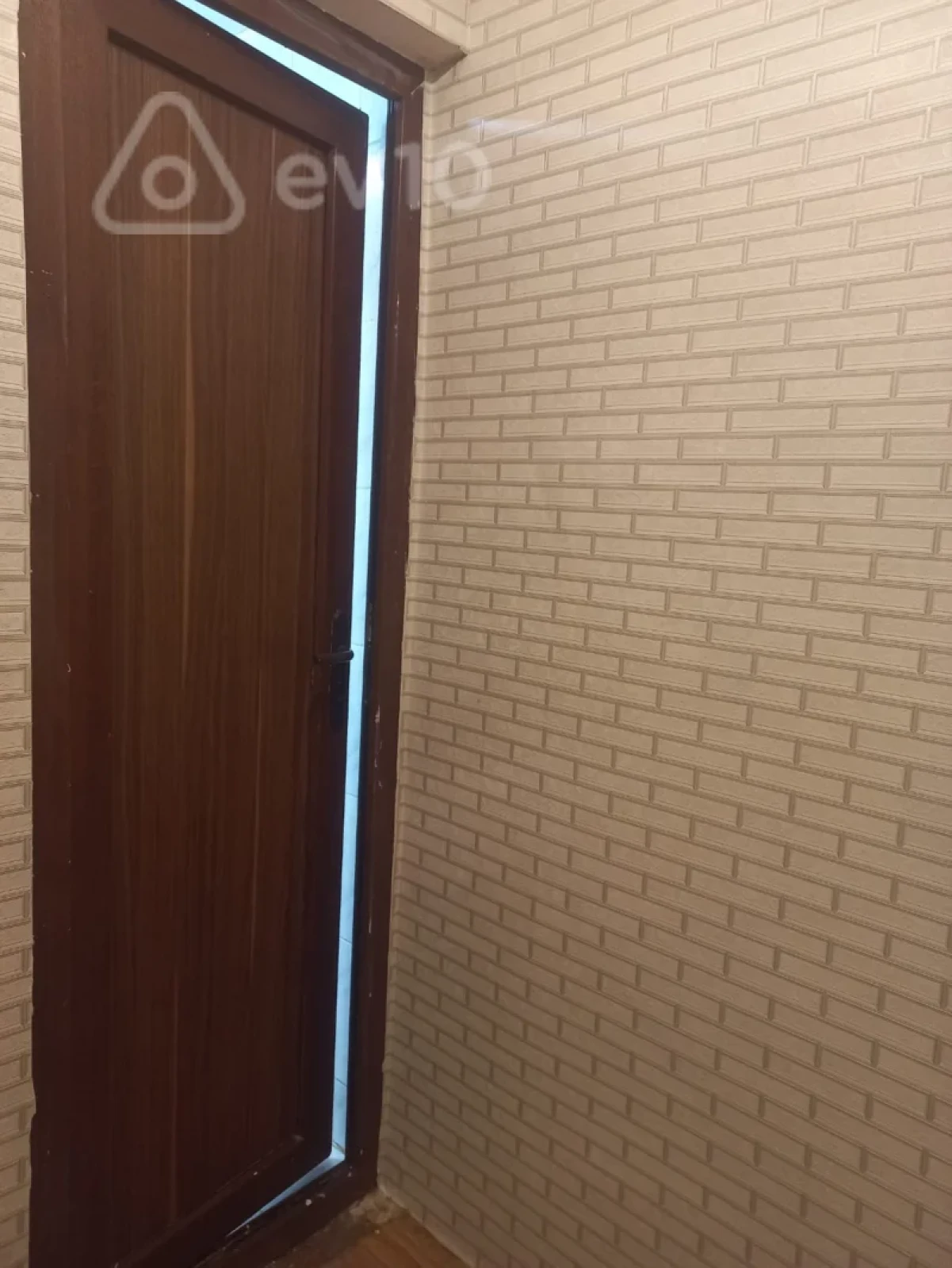 Satılır 1 otaqlı köhnə tikili 40 m²