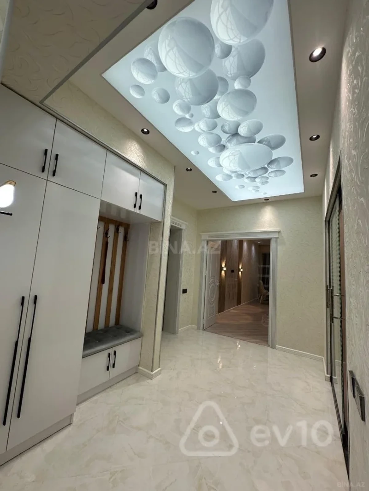 Kirayə verilir 3 otaqlı yeni tikili 80 m²