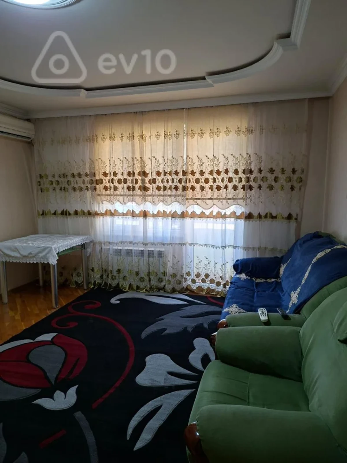 Kirayə verilir 4 otaqlı köhnə tikili 110 m²