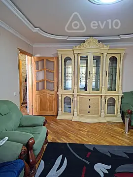 Kirayə verilir 4 otaqlı köhnə tikili 110 m²