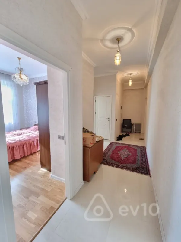 Kirayə verilir 2 otaqlı yeni tikili 65 m²