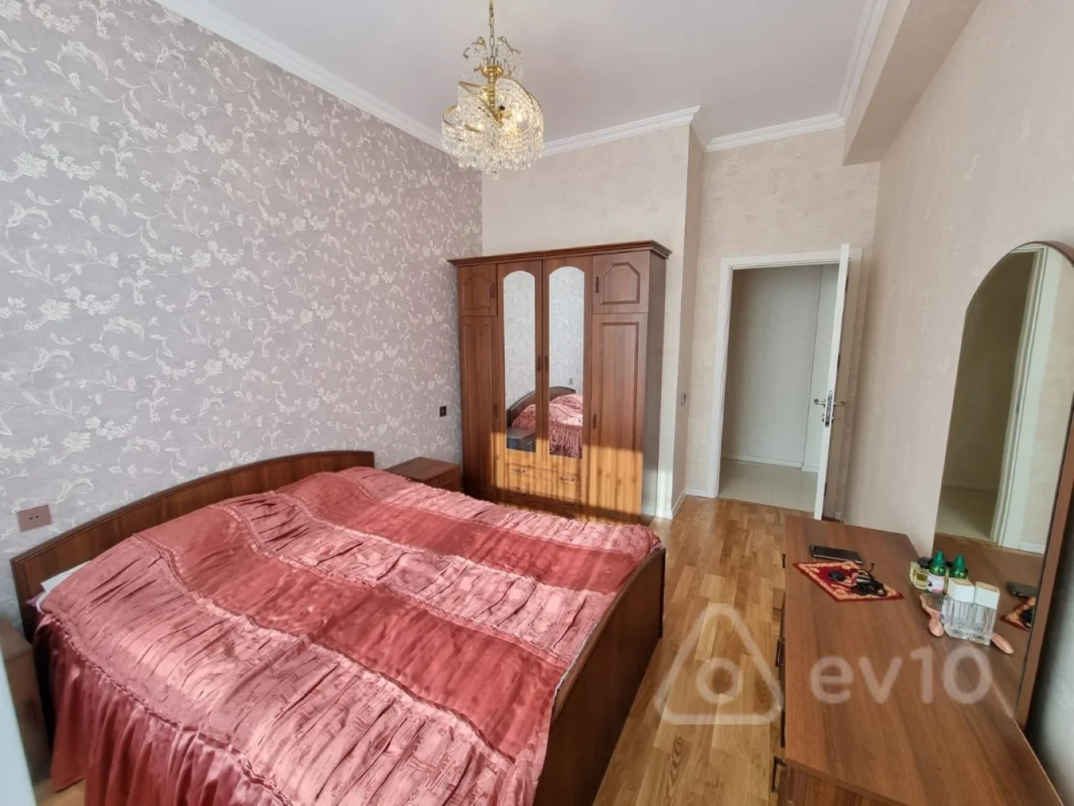 Kirayə verilir 2 otaqlı yeni tikili 65 m²