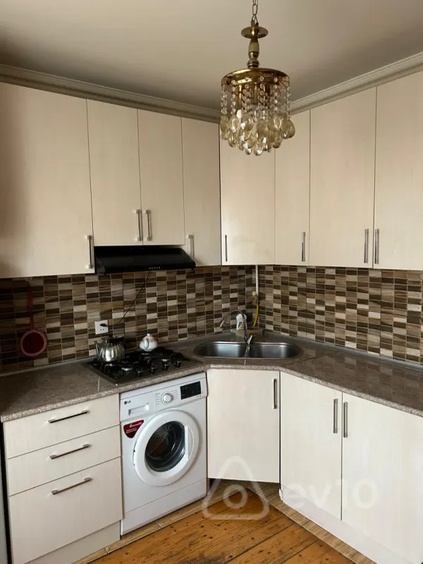 Kirayə verilir 3 otaqlı köhnə tikili 70 m²