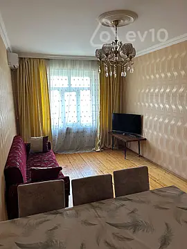 Kirayə verilir 3 otaqlı köhnə tikili 70 m²
