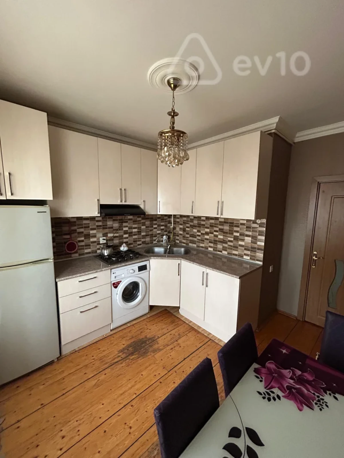 Kirayə verilir 3 otaqlı köhnə tikili 70 m²