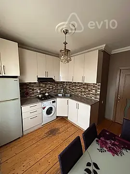 Kirayə verilir 3 otaqlı köhnə tikili 70 m²
