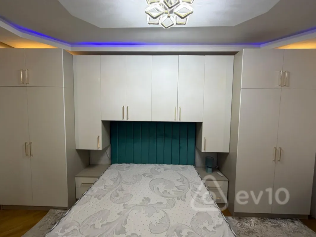 Satılır 2 otaqlı yeni tikili 78 m²