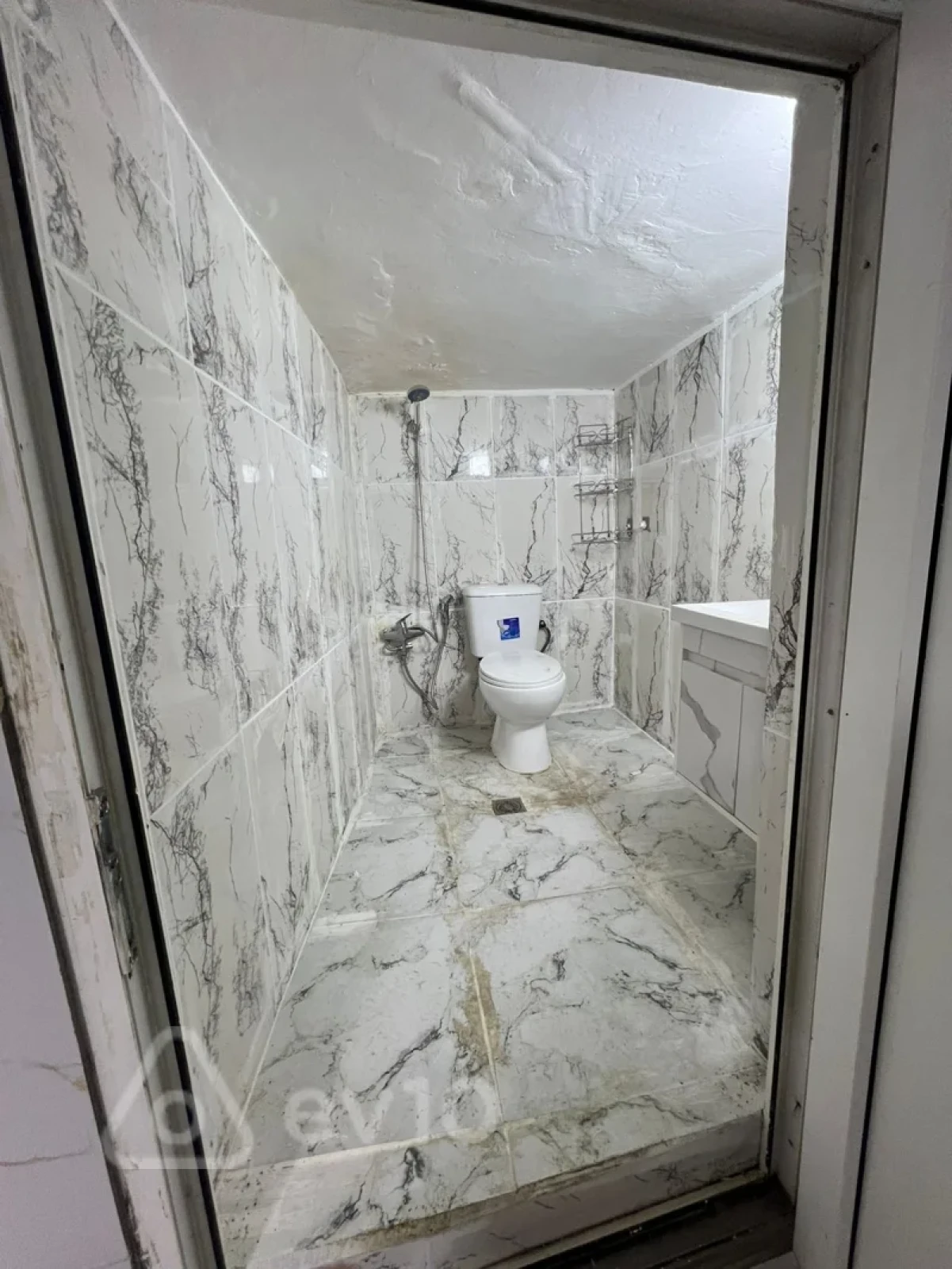 Satılır 3 otaqlı köhnə tikili 80 m²