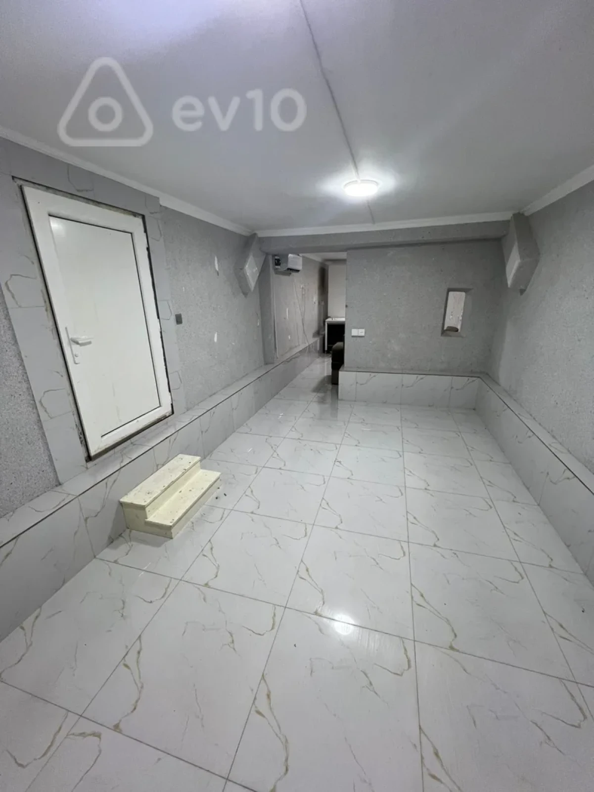 Satılır 3 otaqlı köhnə tikili 80 m²