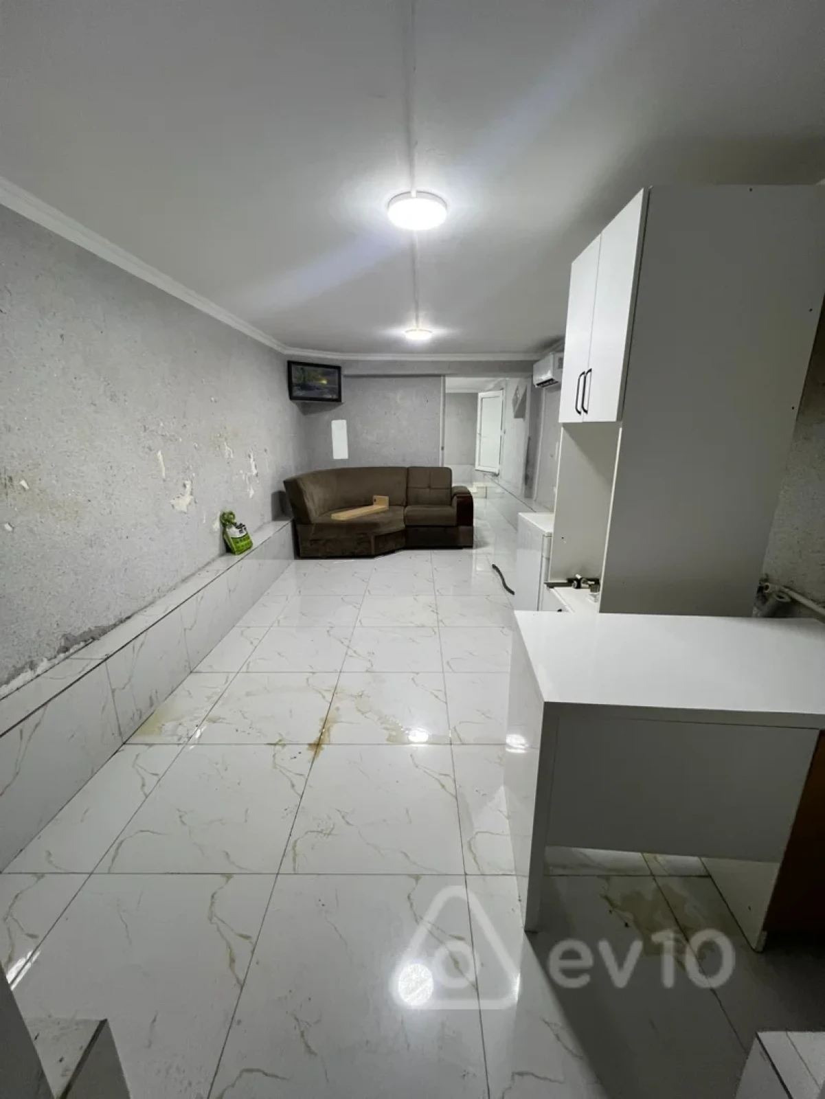 Satılır 3 otaqlı köhnə tikili 80 m²