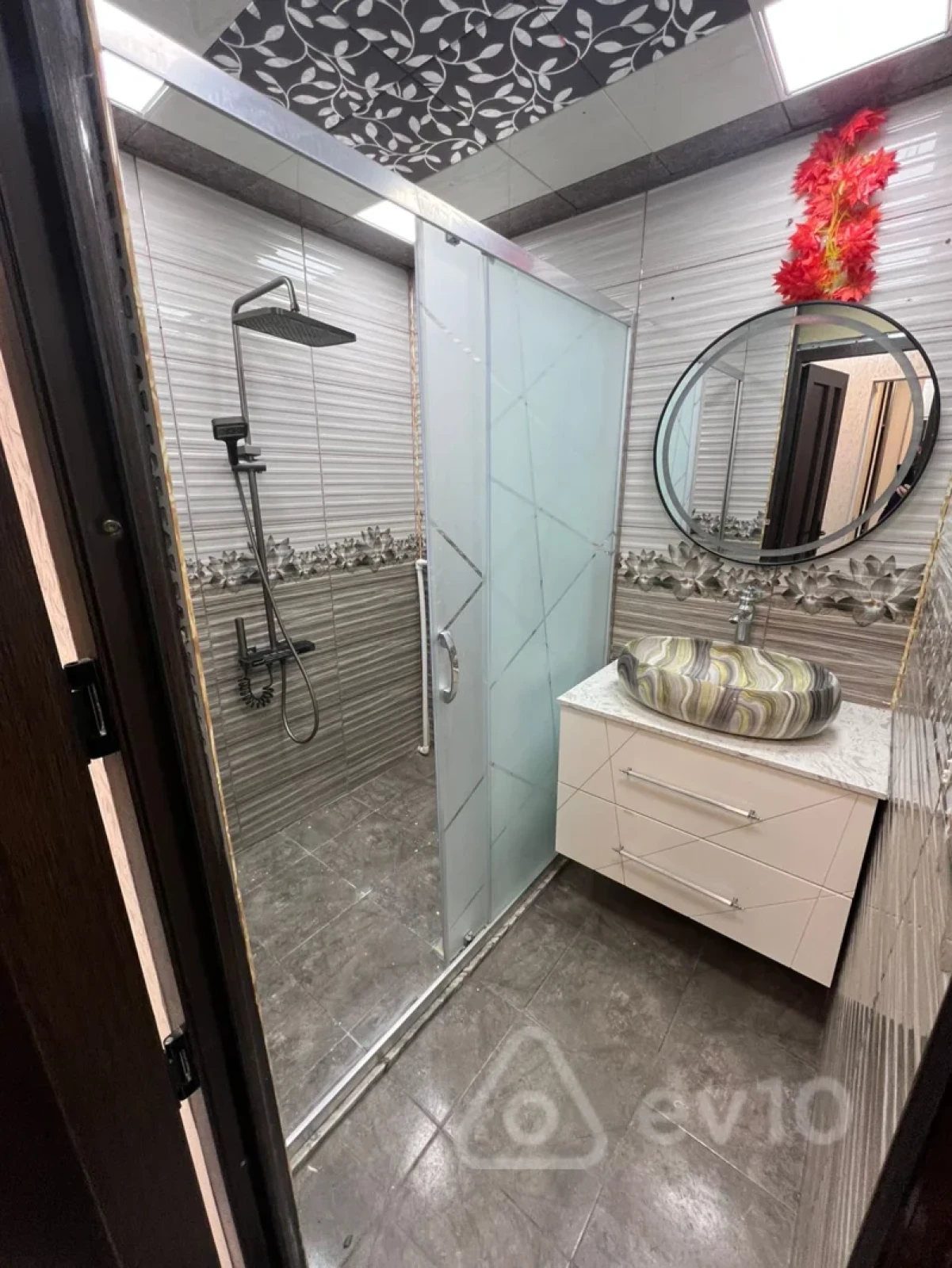 Satılır 3 otaqlı köhnə tikili 80 m²