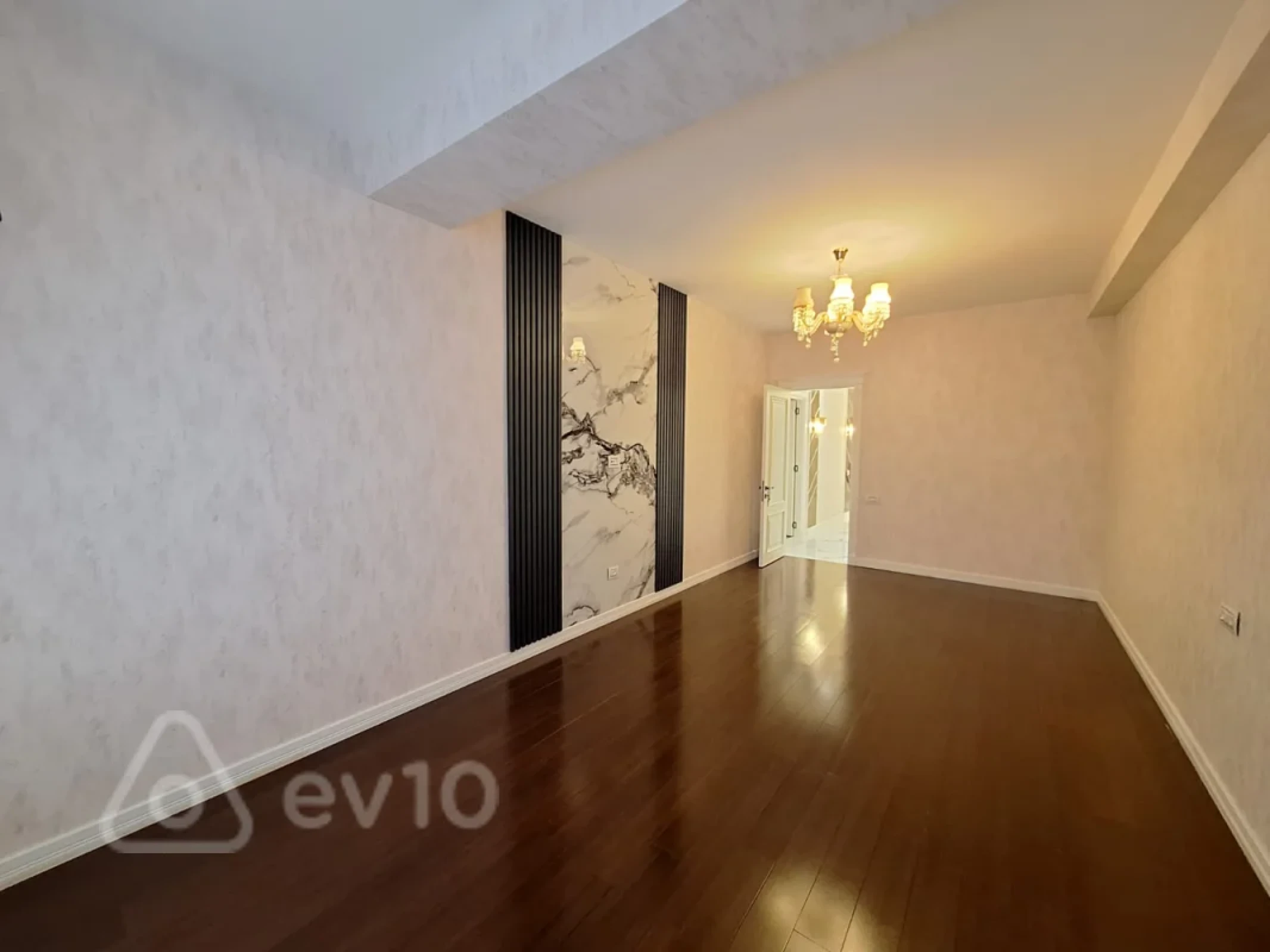 Satılır 4 otaqlı yeni tikili 215 m²