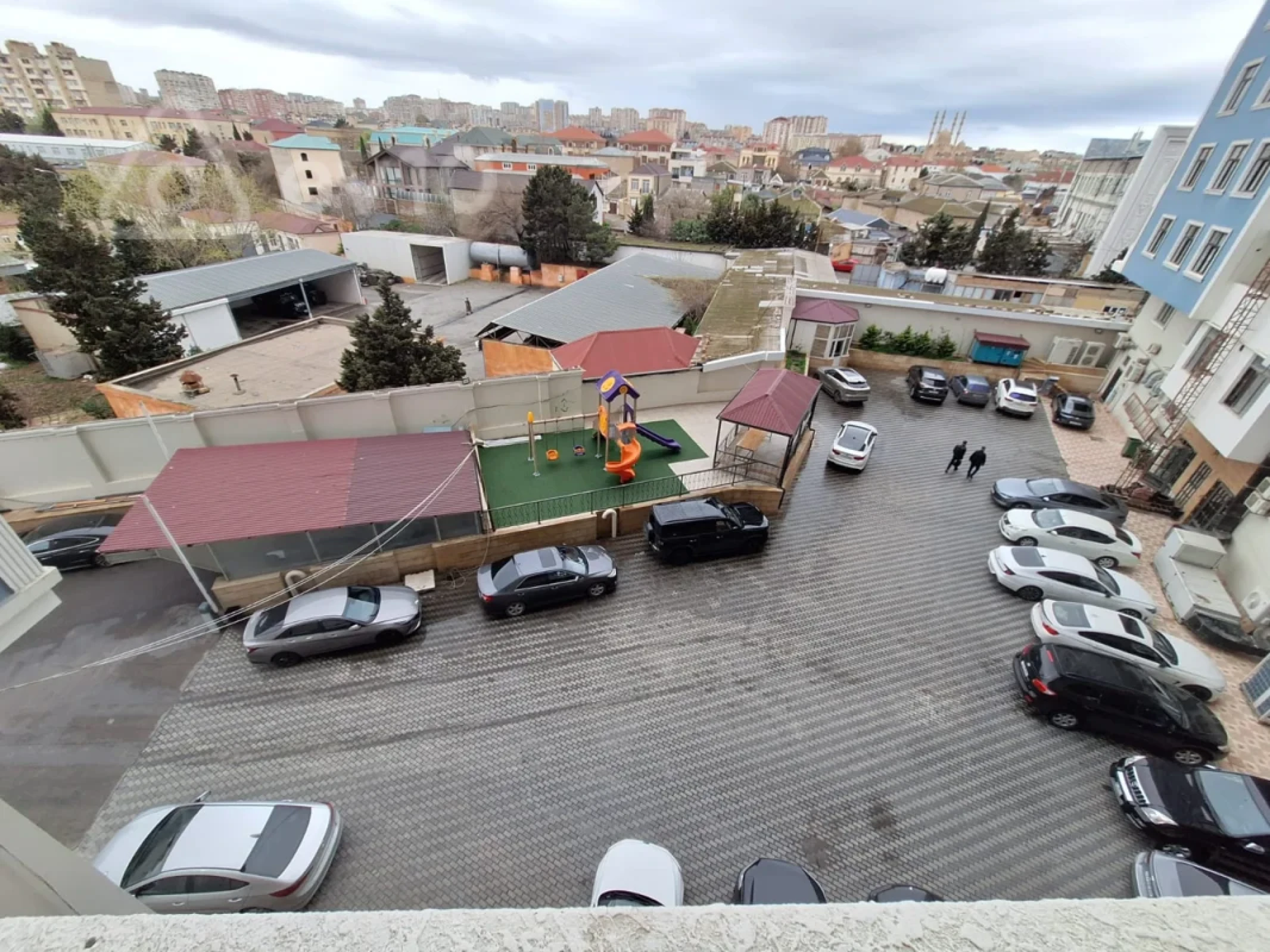 Satılır 4 otaqlı yeni tikili 215 m²