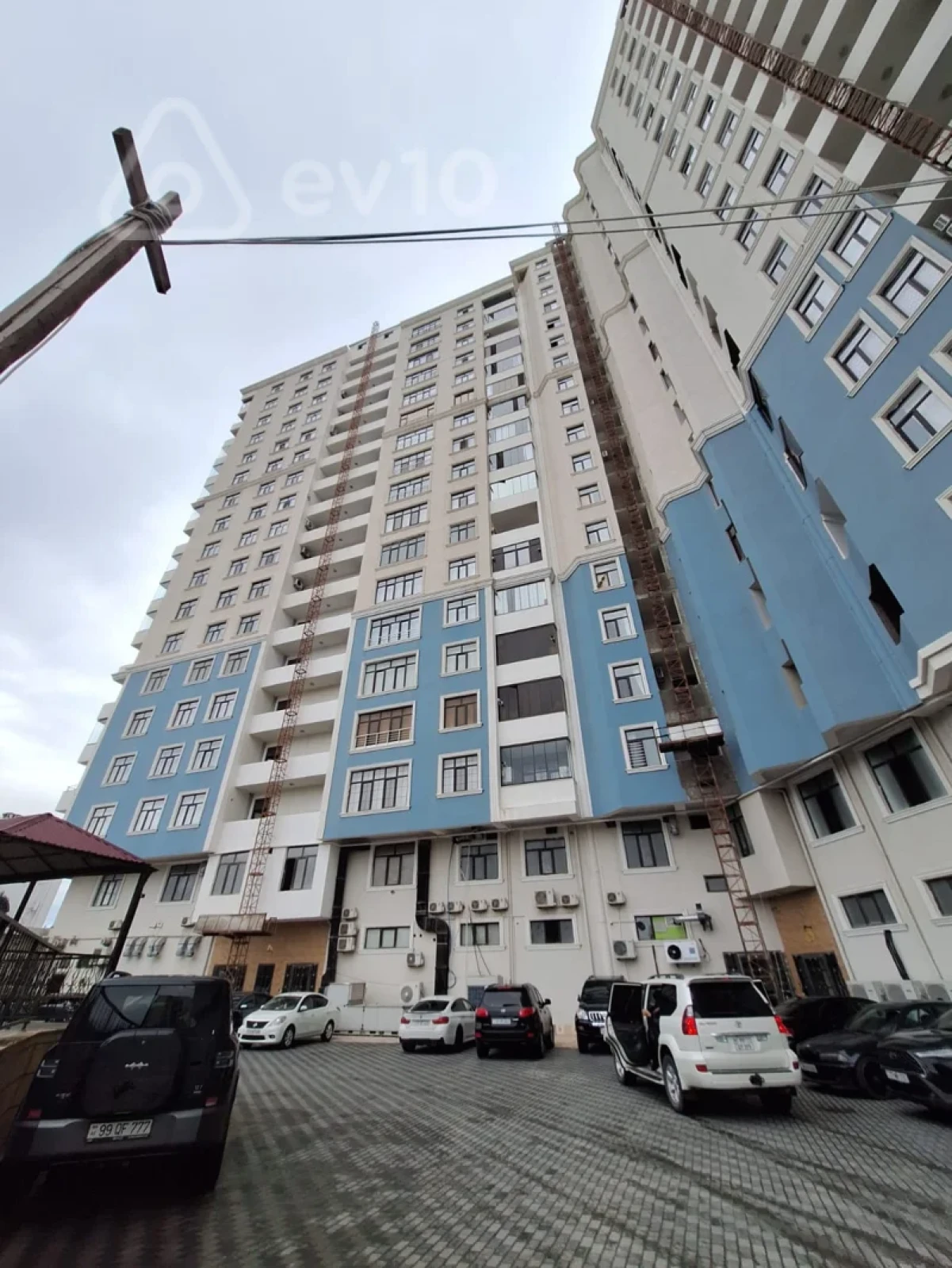 Satılır 4 otaqlı yeni tikili 215 m²