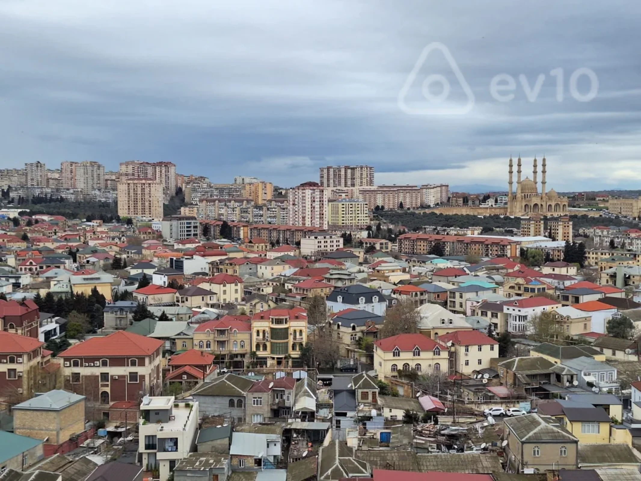 Satılır 4 otaqlı yeni tikili 215 m²