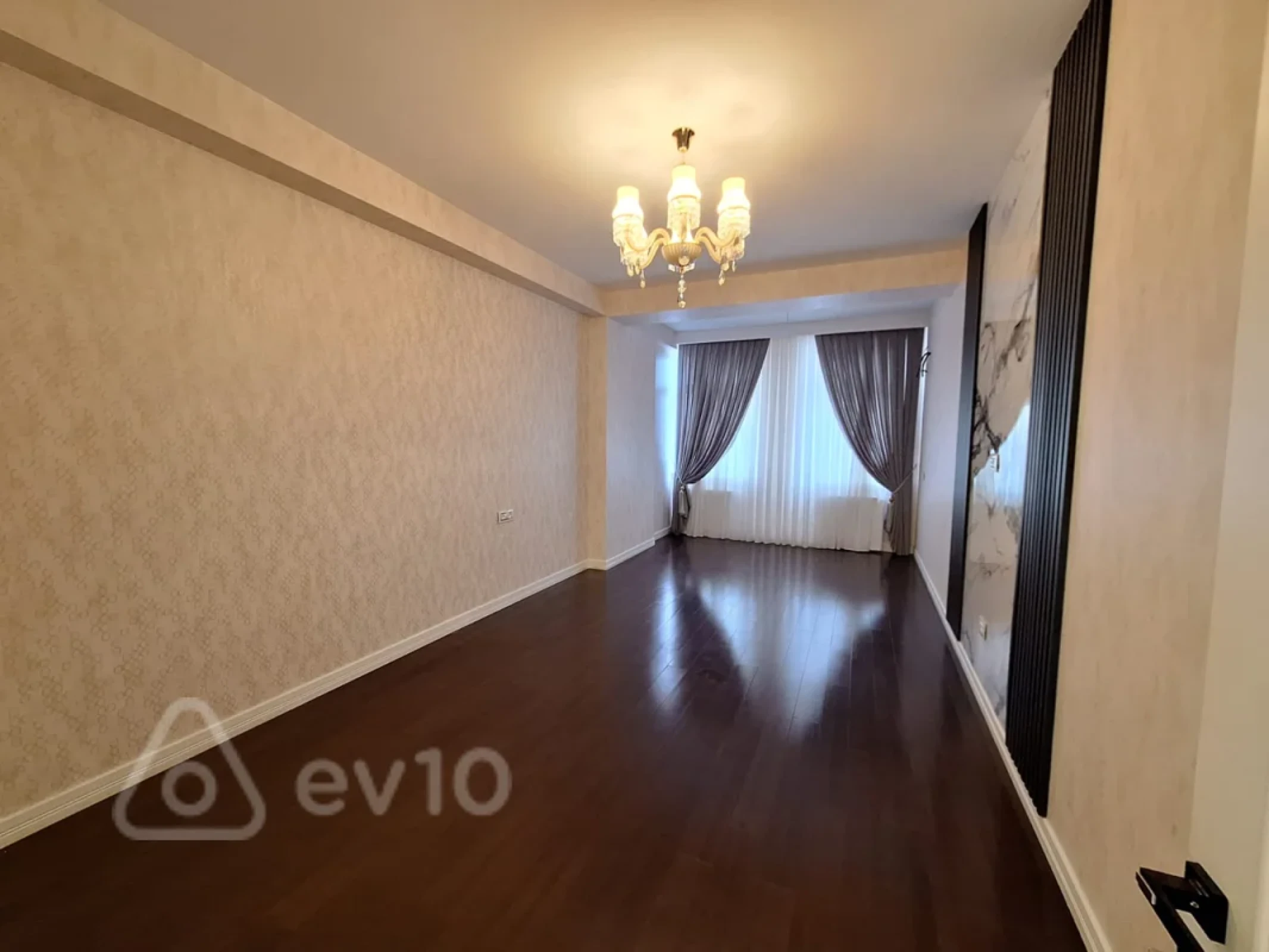 Satılır 4 otaqlı yeni tikili 215 m²