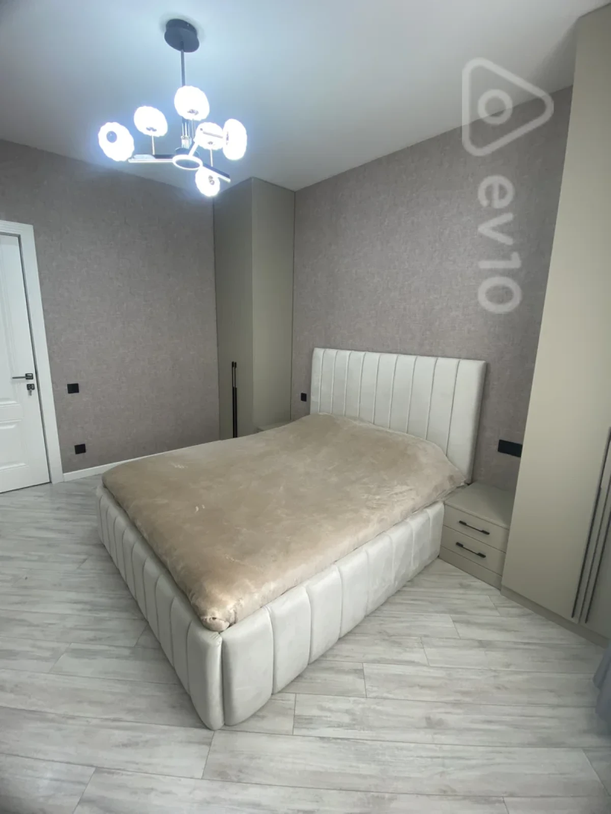 Satılır 3 otaqlı yeni tikili 80 m²