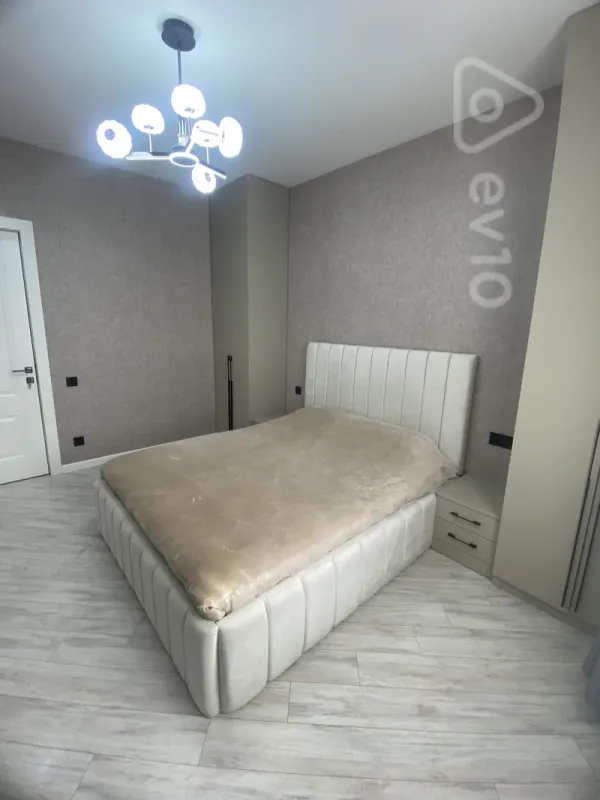 Satılır 3 otaqlı yeni tikili 80 m²