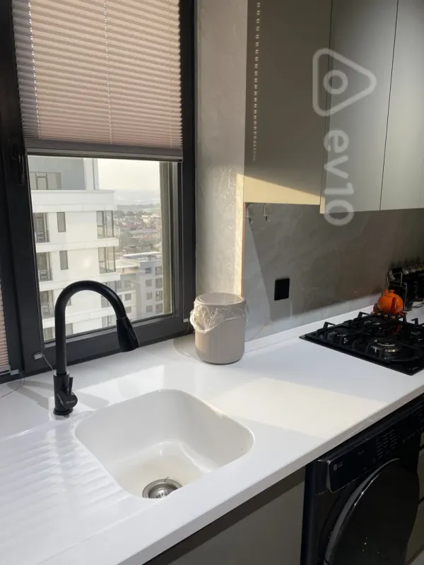 Satılır 3 otaqlı yeni tikili 80 m²