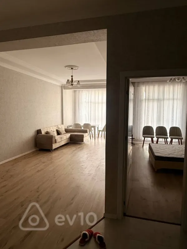 Kirayə verilir 2 otaqlı yeni tikili 65 m²
