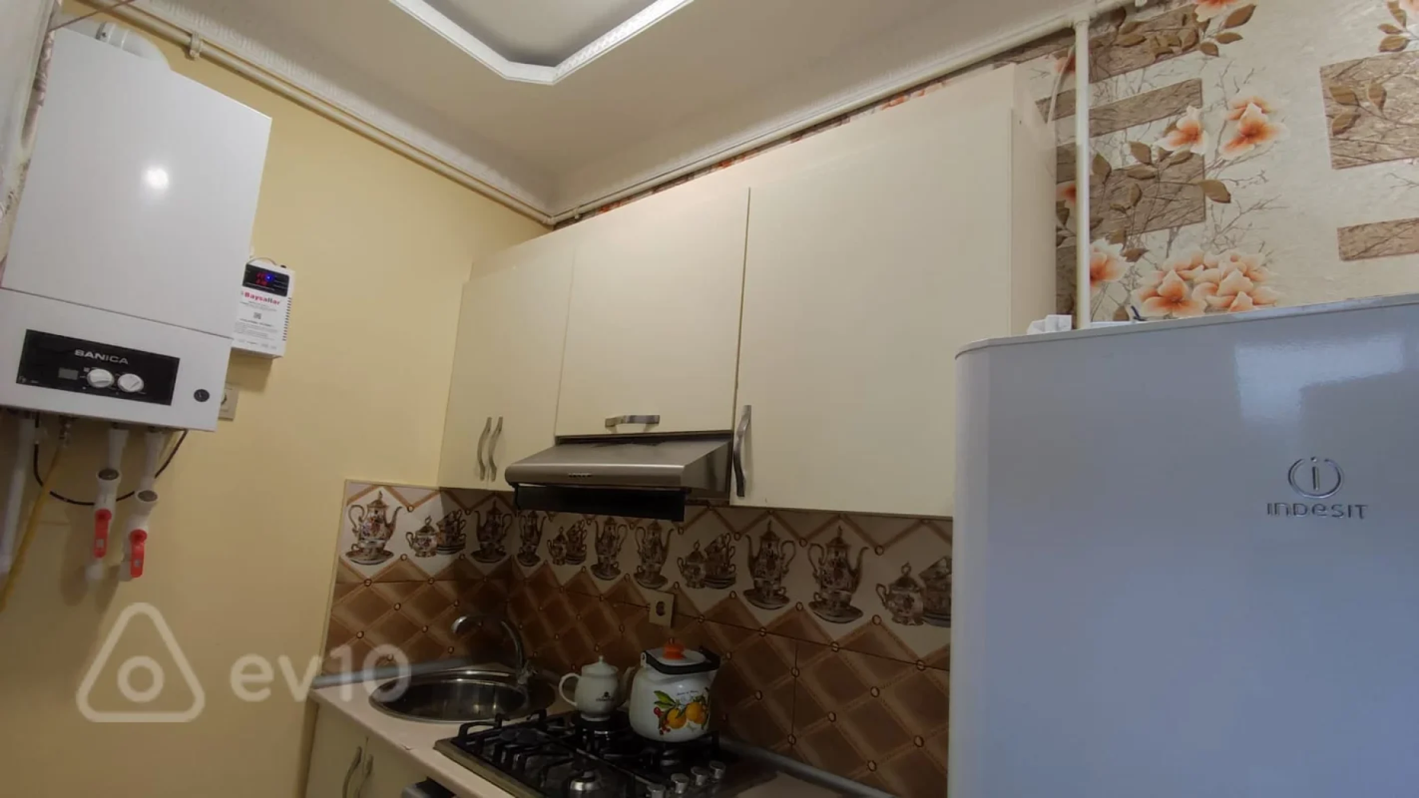 Kirayə verilir 1 otaqlı həyət evi 25 m²