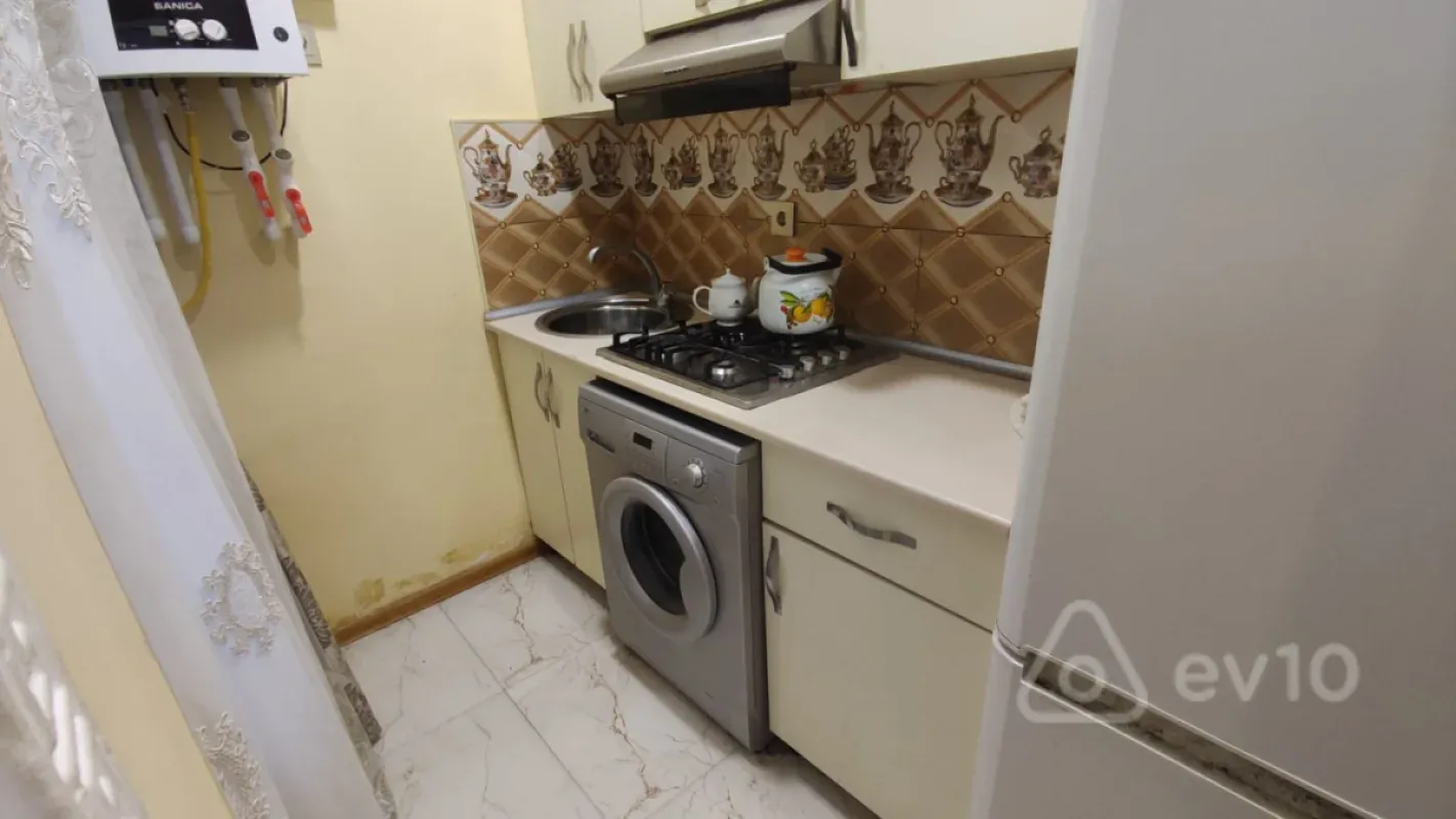 Kirayə verilir 1 otaqlı həyət evi 25 m²