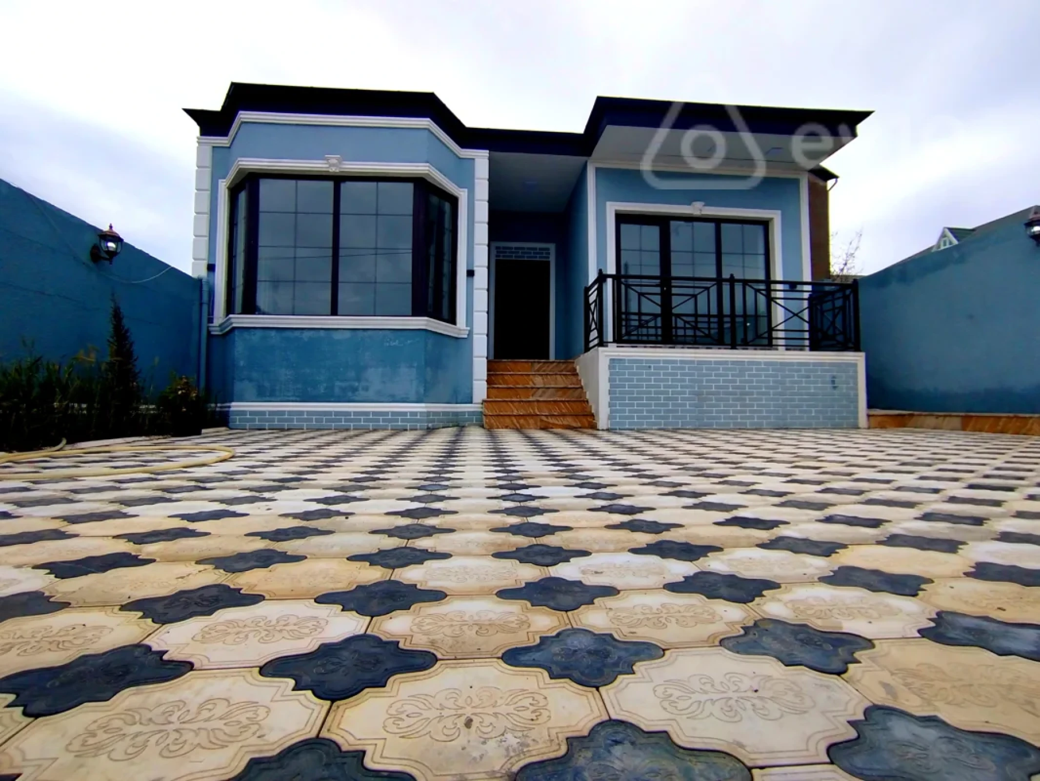 Satılır 4 otaqlı həyət evi 120 m²