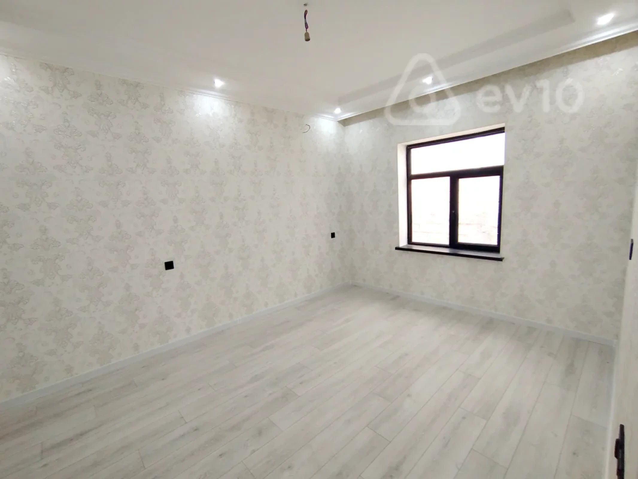 Satılır 4 otaqlı həyət evi 120 m²