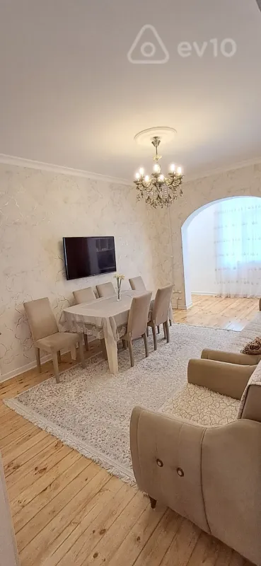 Satılır 2 otaqlı köhnə tikili 57 m²