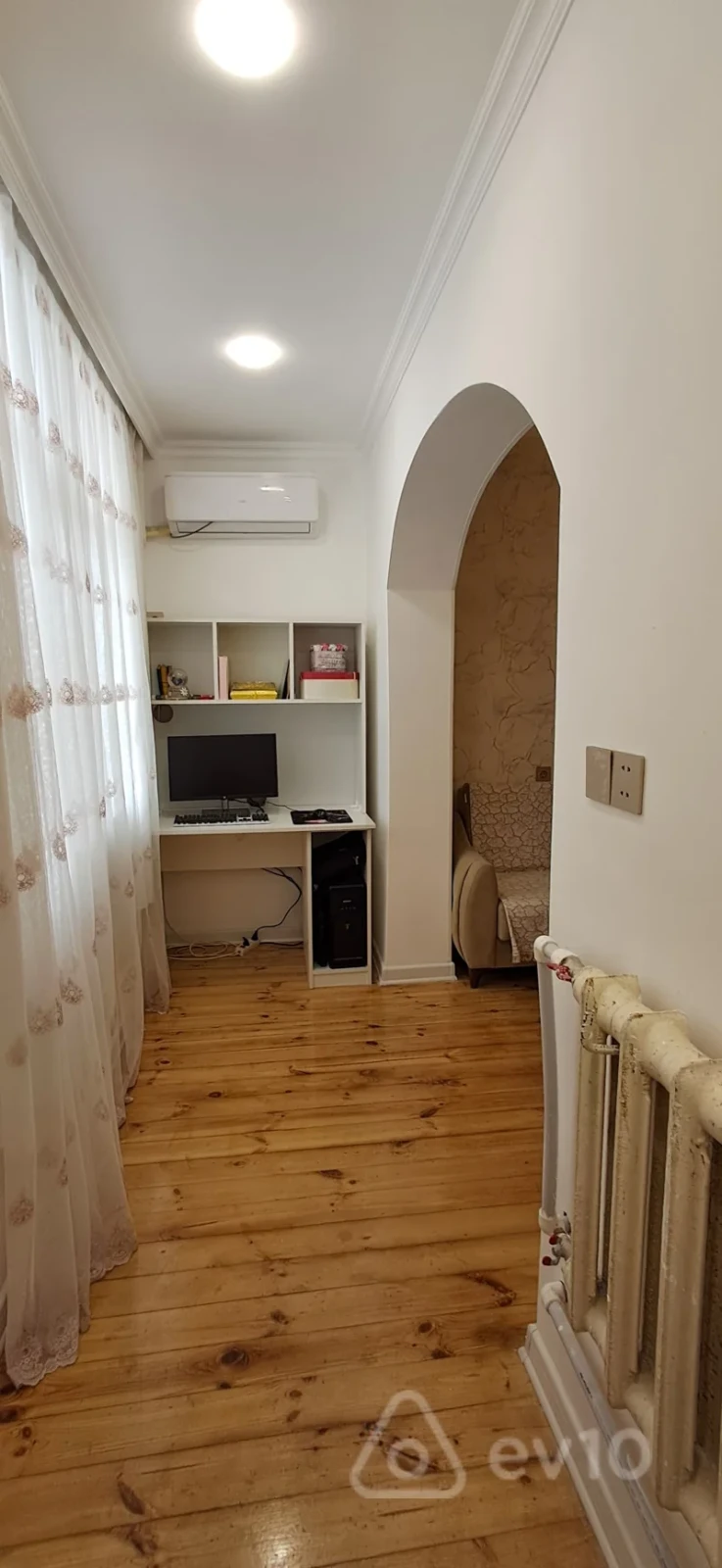 Satılır 2 otaqlı köhnə tikili 57 m²