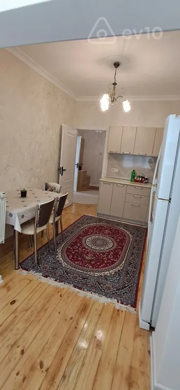 Satılır 2 otaqlı köhnə tikili 57 m²