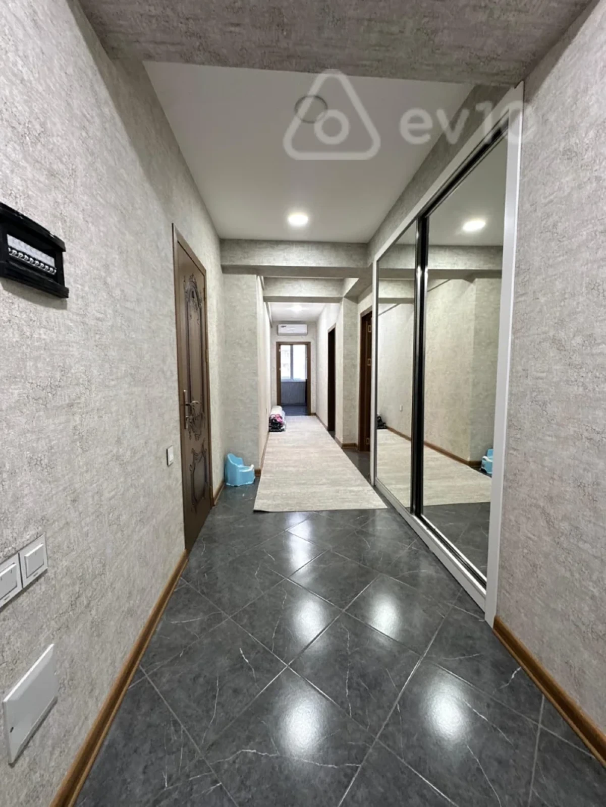 Satılır 3 otaqlı yeni tikili 115 m²