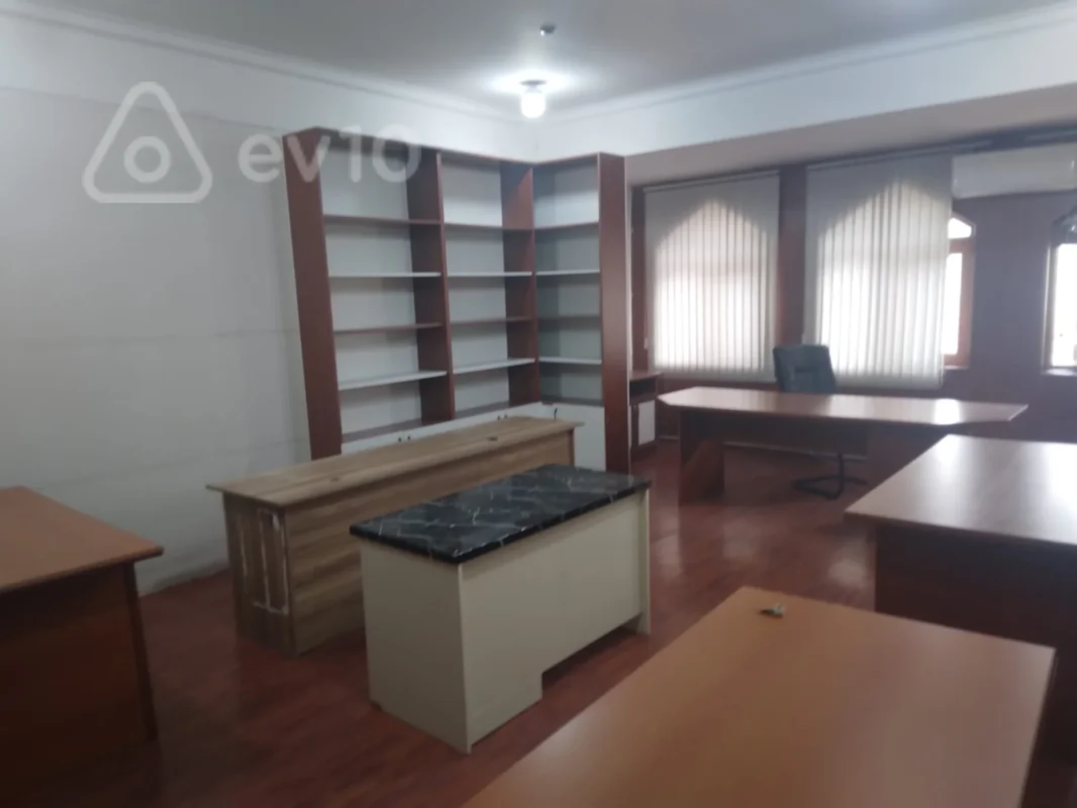 Kirayə verilir 1 otaqlı ofis 45 m²