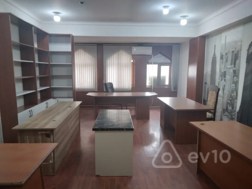 Kirayə verilir 1 otaqlı ofis 45 m²