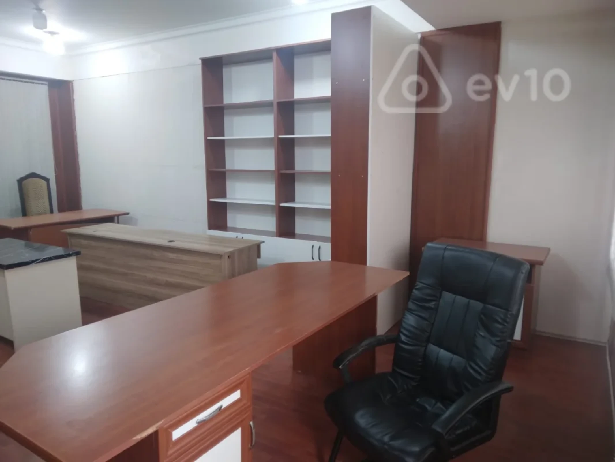 Kirayə verilir 1 otaqlı ofis 45 m²