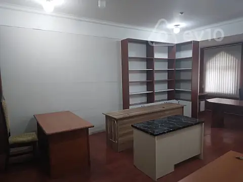 Kirayə verilir 1 otaqlı ofis 45 m²