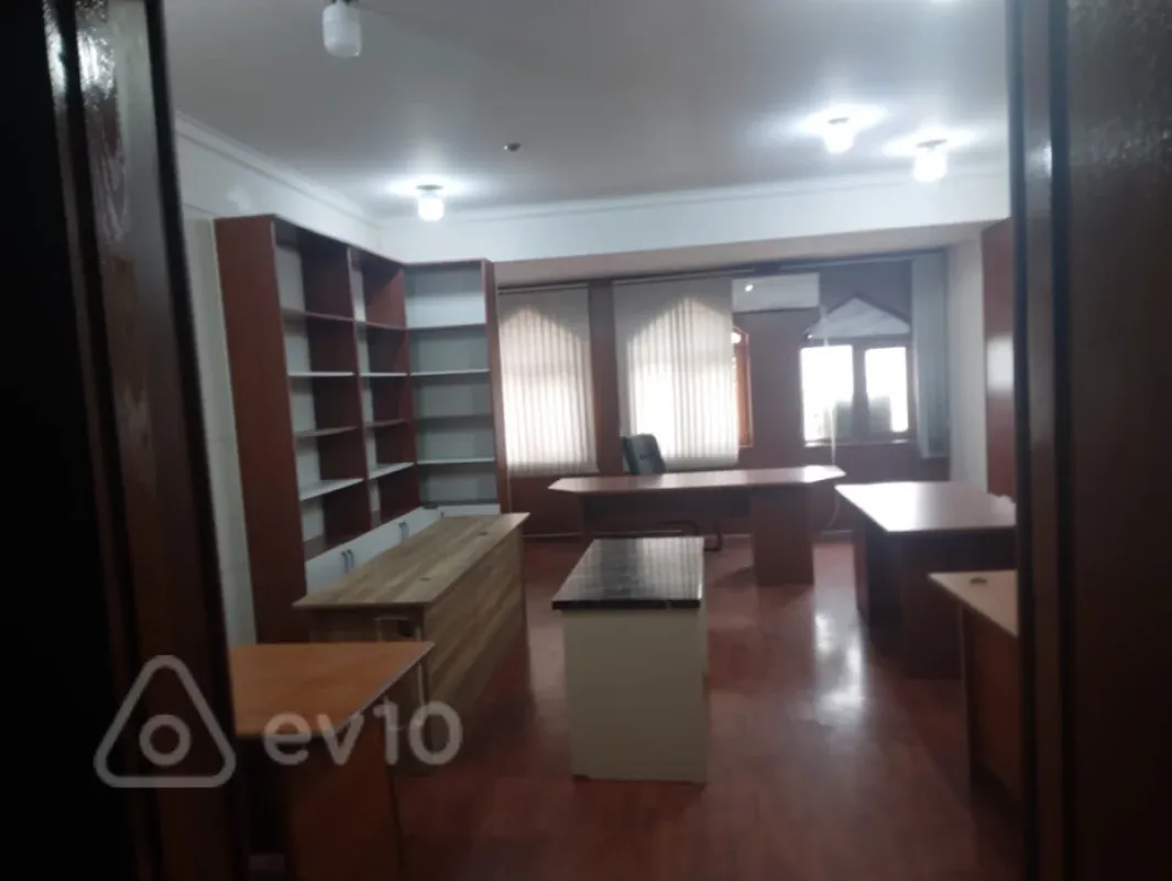 Kirayə verilir 1 otaqlı ofis 45 m²