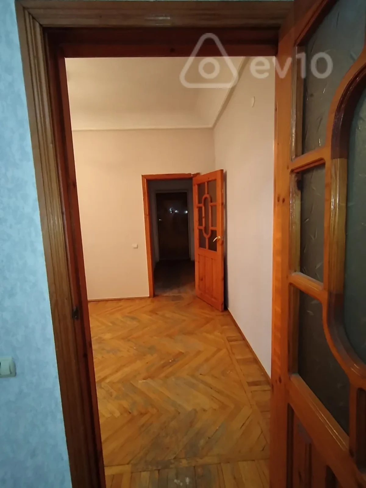 Satılır 2 otaqlı köhnə tikili 50 m²