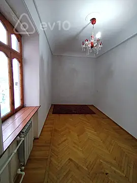 Satılır 2 otaqlı köhnə tikili 50 m²