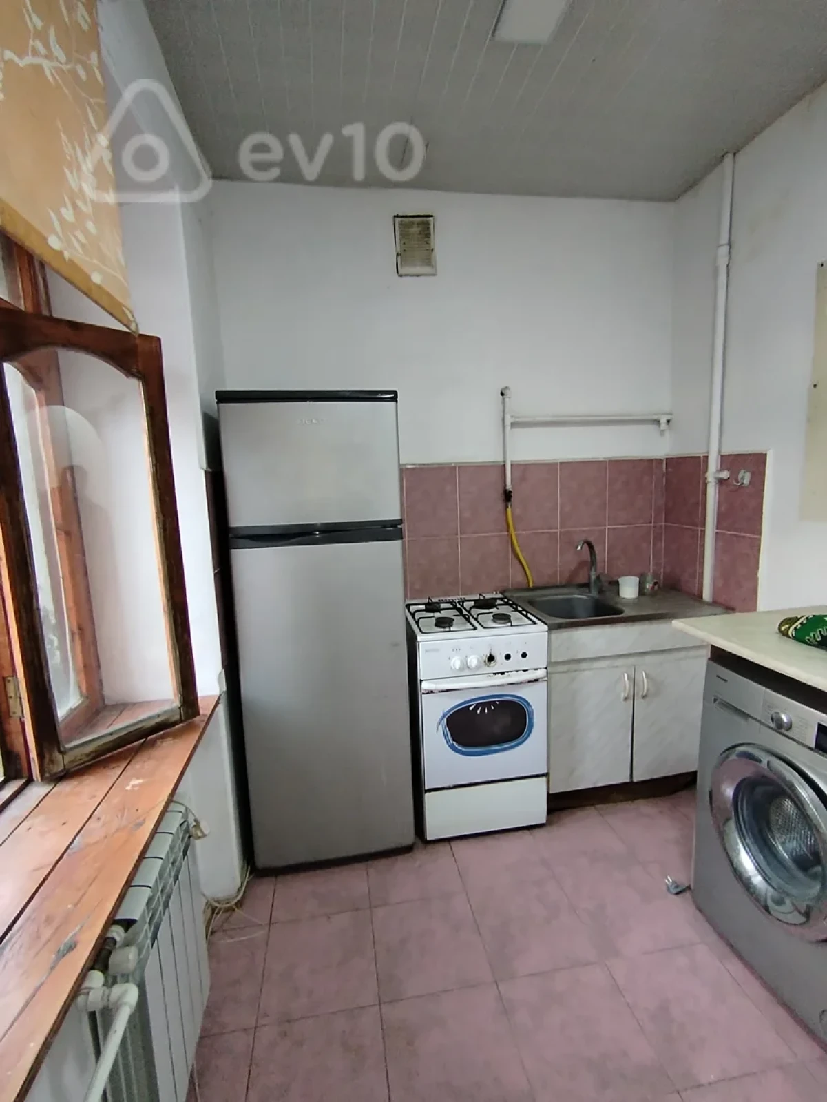 Satılır 2 otaqlı köhnə tikili 50 m²
